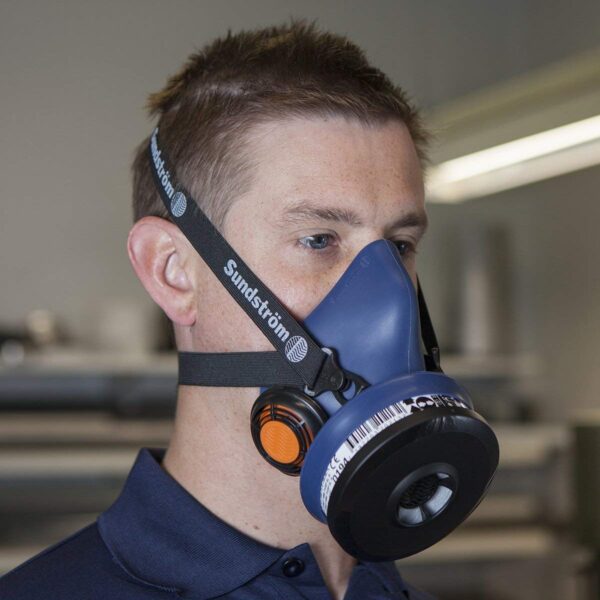 Sundstrom 171-06211 (SR 100) Silicone Half Face Respiratory Mask M/L Silica Dust Kit - Image 2